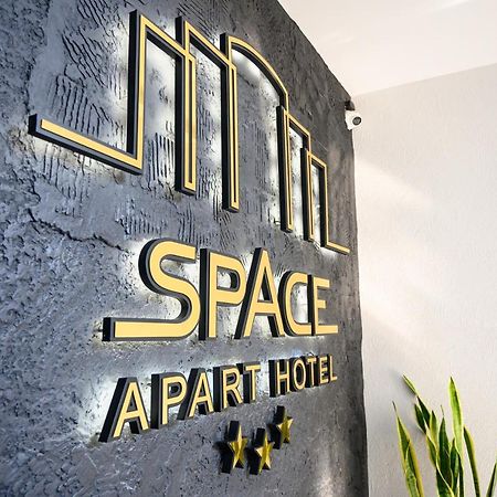 לוצק Space Apart Hotel מראה חיצוני תמונה